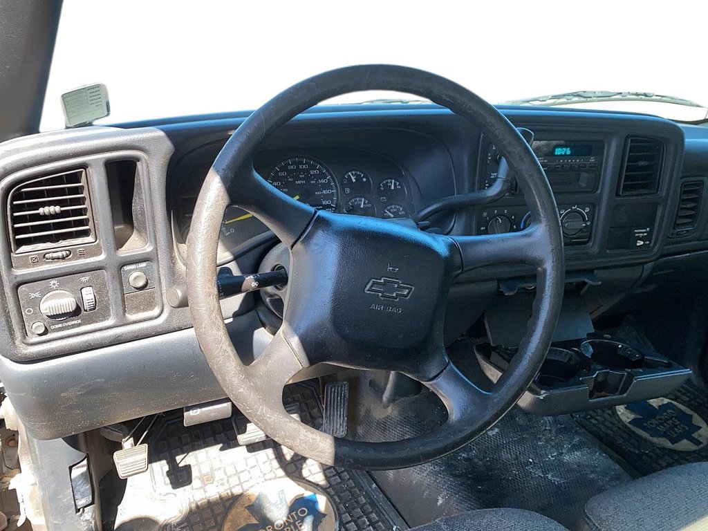 2000 Chevrolet Light Duty C/K1500 Silverado Reg Cab in Brantford, Ontario - 9 - w1024h768px