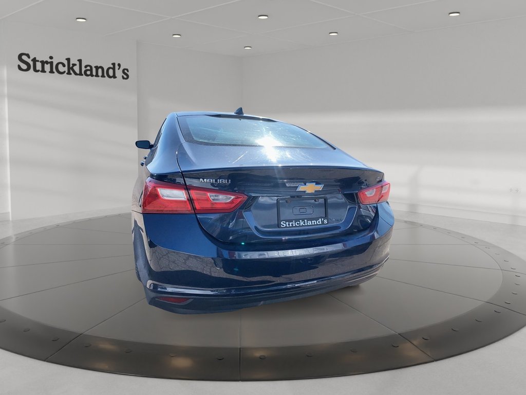 2016 Chevrolet Malibu LT in Stratford, Ontario - 3 - w1024h768px