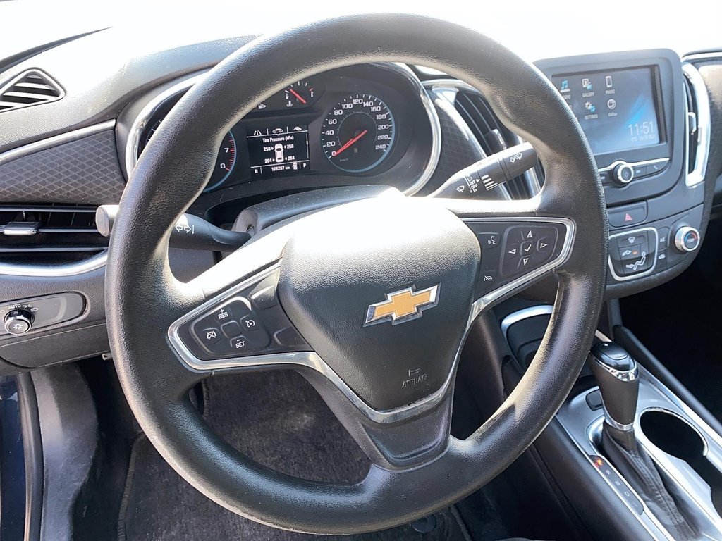2016 Chevrolet Malibu LT in Stratford, Ontario - 11 - w1024h768px