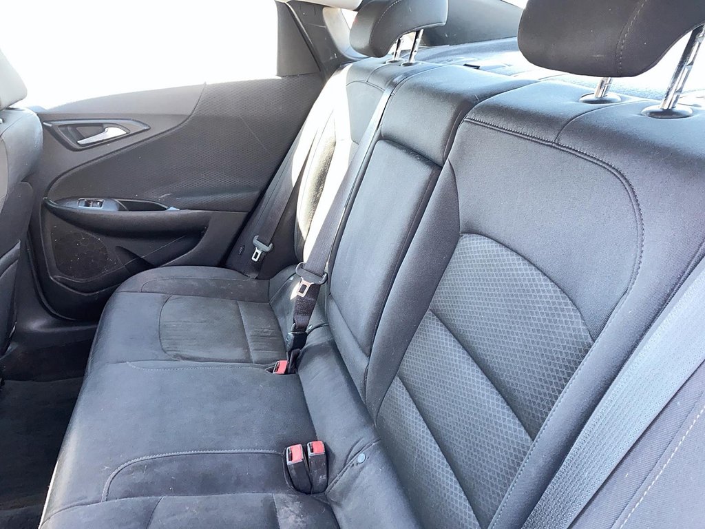 2016 Chevrolet Malibu LT in Stratford, Ontario - 15 - w1024h768px