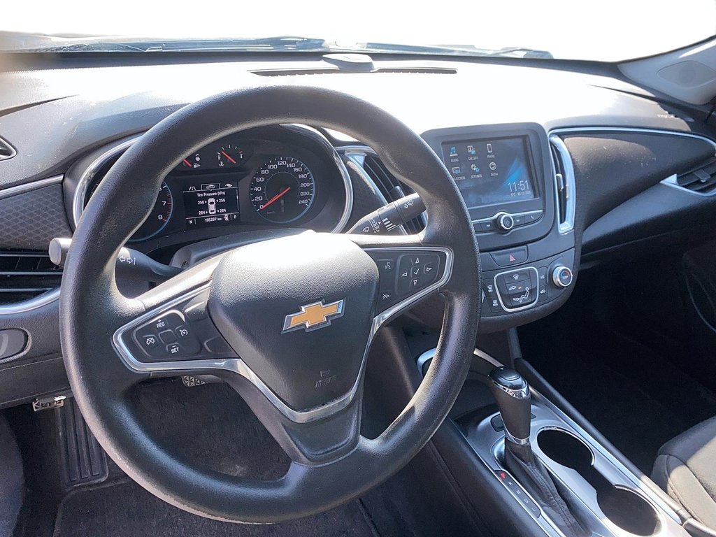 2016 Chevrolet Malibu LT in Stratford, Ontario - 9 - w1024h768px