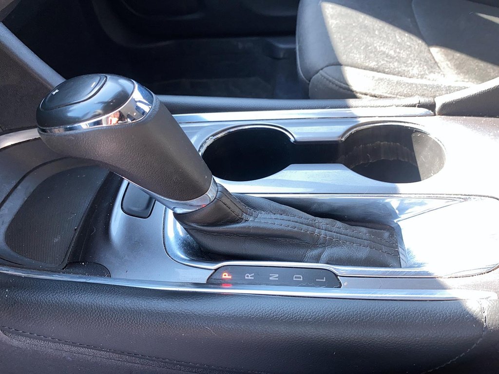 2016 Chevrolet Malibu LT in Stratford, Ontario - 14 - w1024h768px