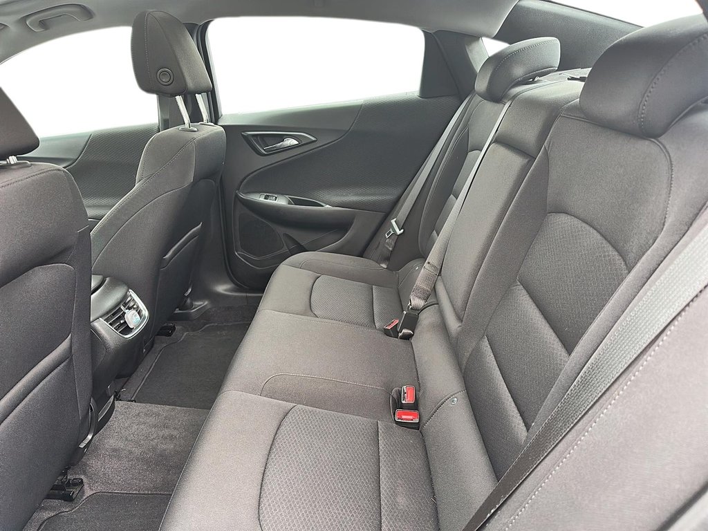2020 Chevrolet Malibu LT in Brantford, Ontario - 20 - w1024h768px