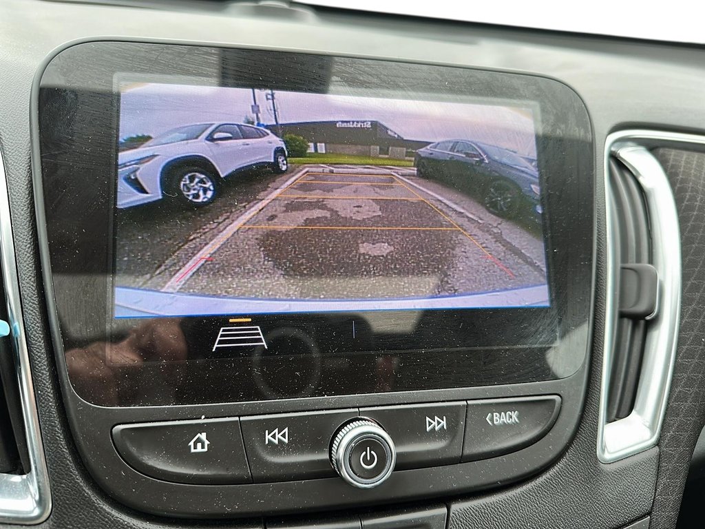 2020 Chevrolet Malibu LT in Brantford, Ontario - 18 - w1024h768px