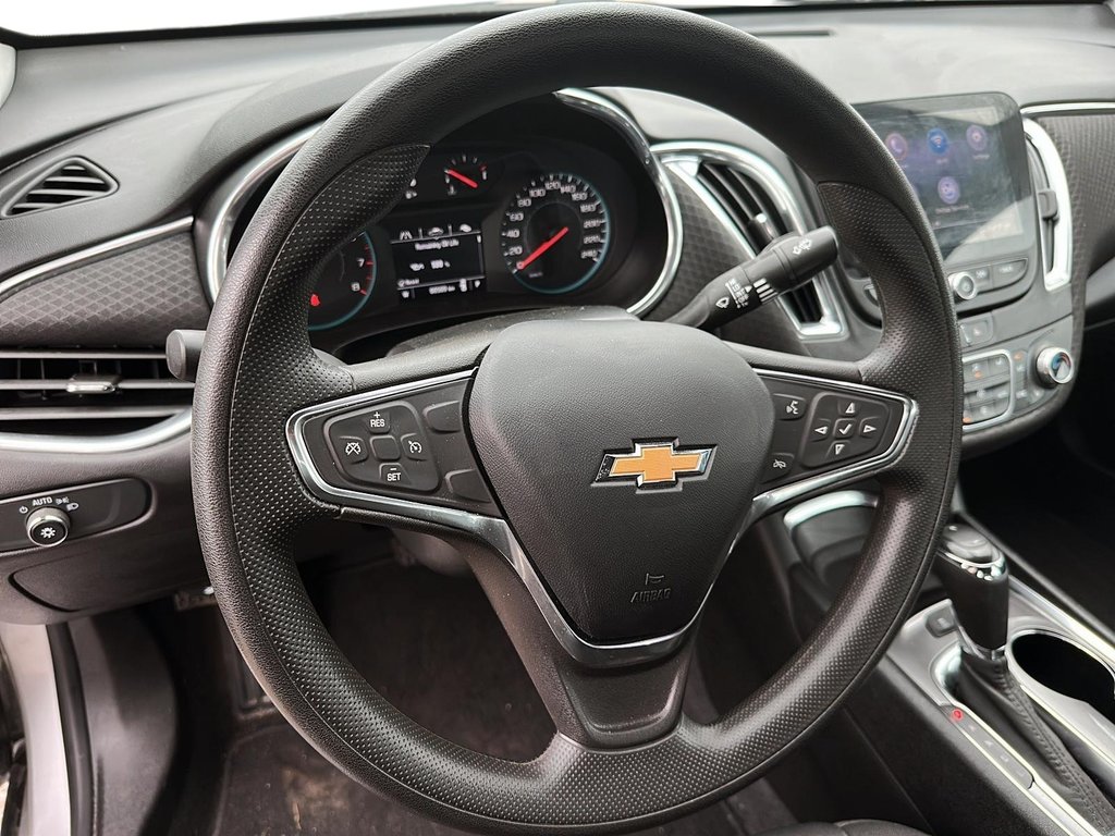 2020 Chevrolet Malibu LT in Brantford, Ontario - 11 - w1024h768px
