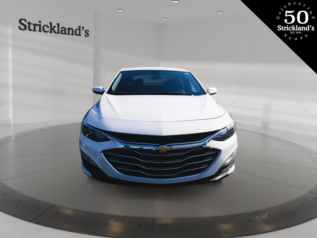 2022 Chevrolet Malibu LT in Brantford, Ontario - 2 - w1024h768px