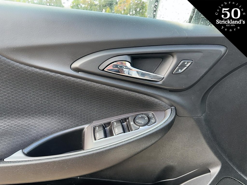 2022  Malibu LT in Brantford, Ontario - 10 - w1024h768px