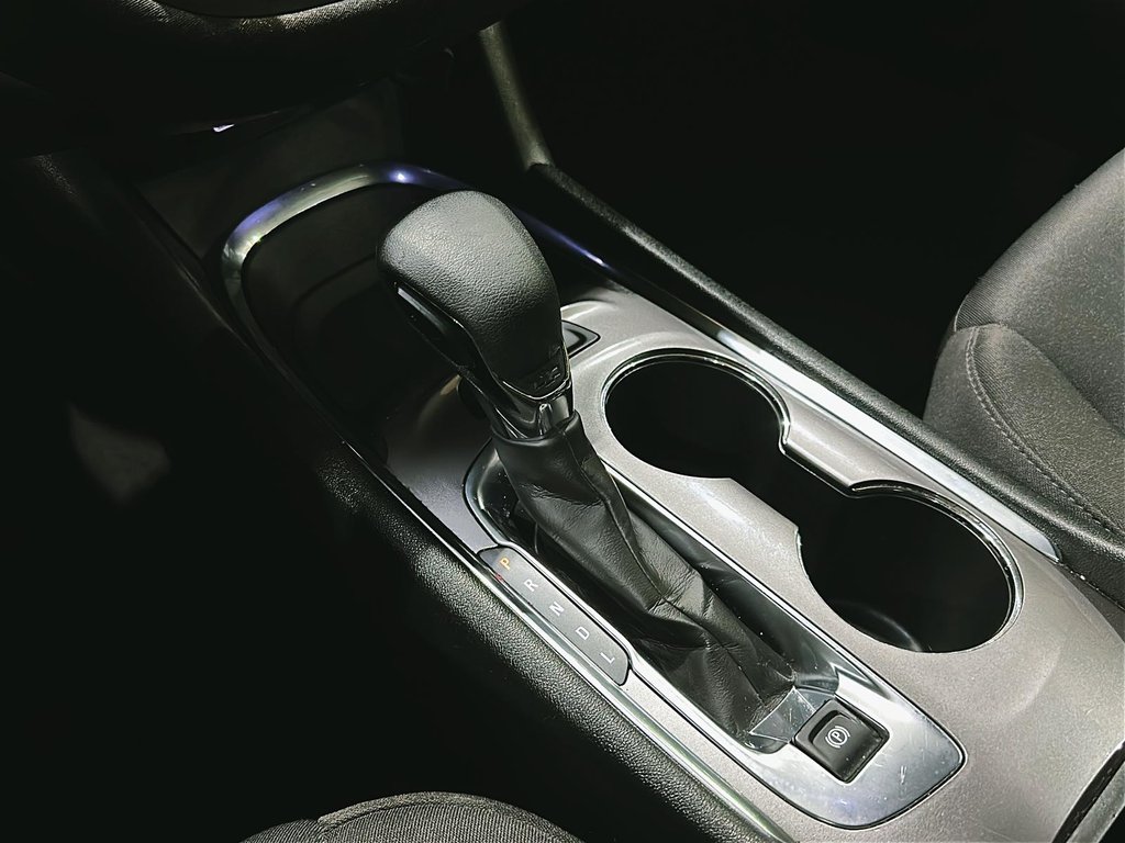 2023 Chevrolet Malibu LT in Brantford, Ontario - 14 - w1024h768px