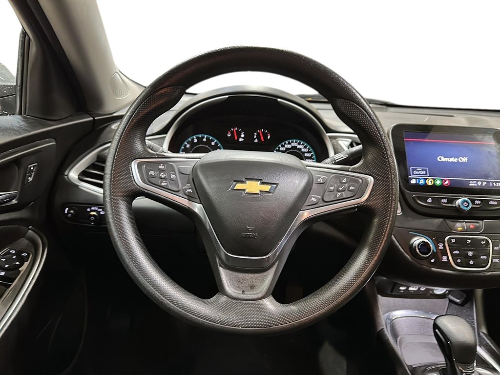 2023 Chevrolet Malibu LT in Brantford, Ontario - 11 - w1024h768px
