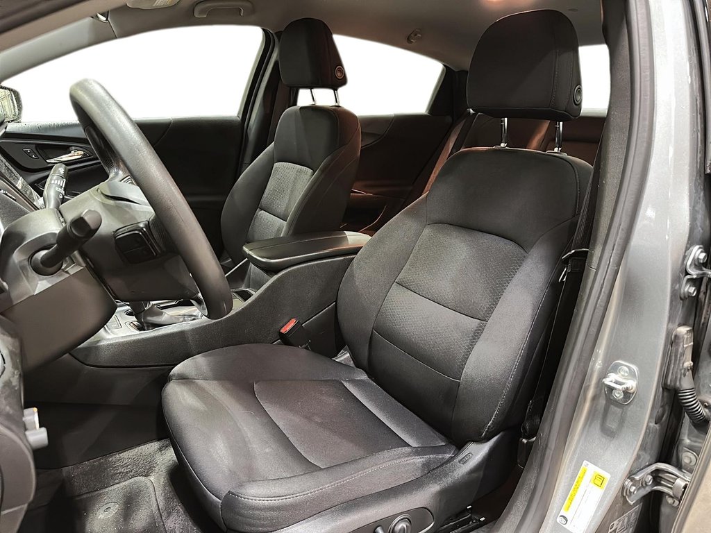 2024 Chevrolet Malibu 1LT in Brantford, Ontario - 8 - w1024h768px