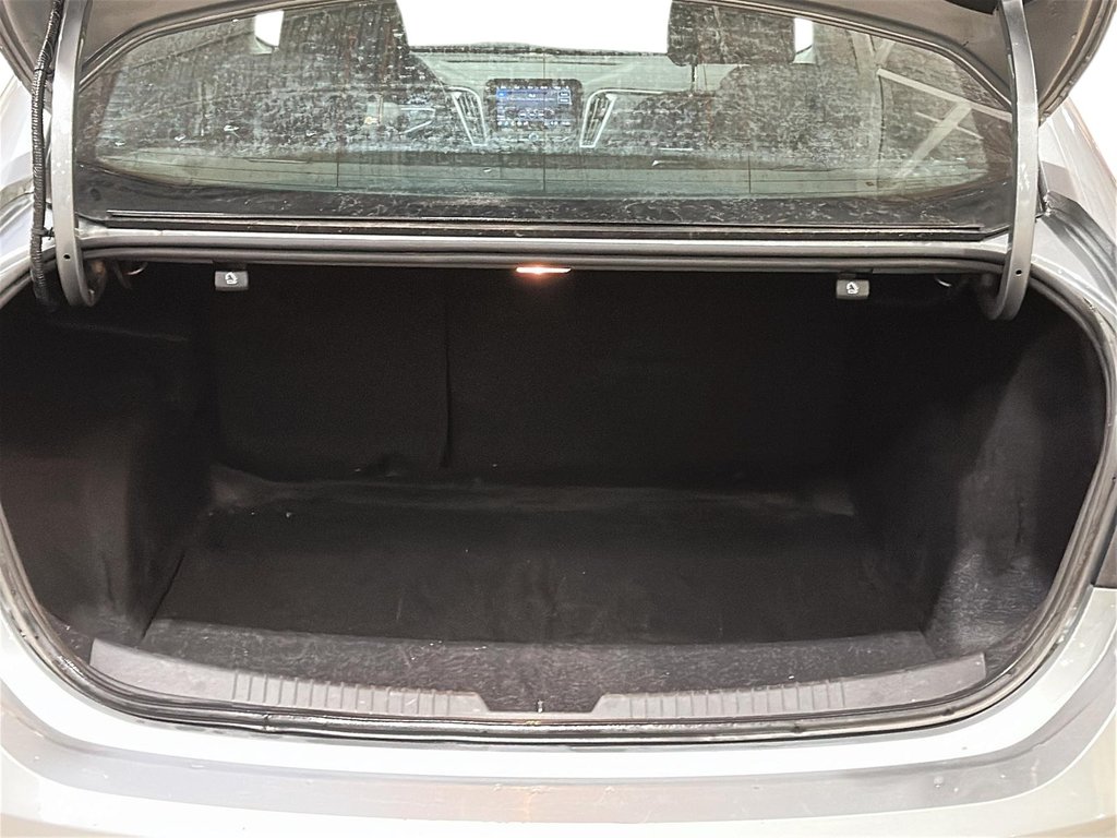 2024 Chevrolet Malibu 1LT in Brantford, Ontario - 6 - w1024h768px