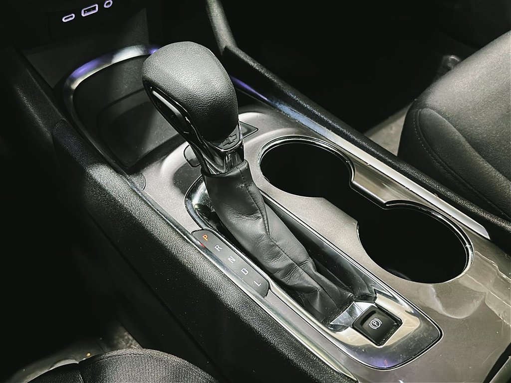 2024 Chevrolet Malibu 1LT in Brantford, Ontario - 14 - w1024h768px