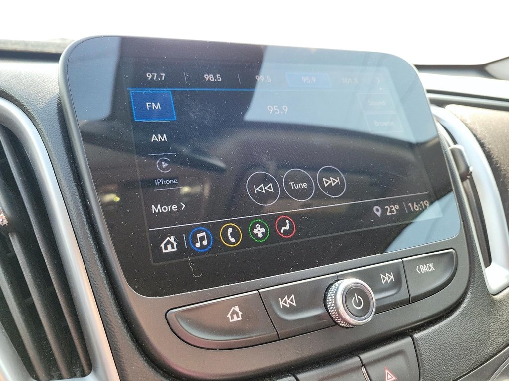 2024 Chevrolet Malibu 1LT in Brantford, Ontario - 17 - w1024h768px