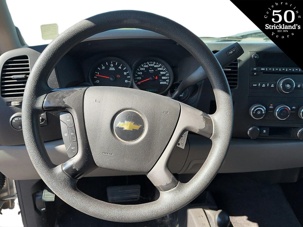 2011 Chevrolet Silverado 1500 LS Ext Cab Std Box 4WD 1SF in Stratford, Ontario - 9 - w1024h768px