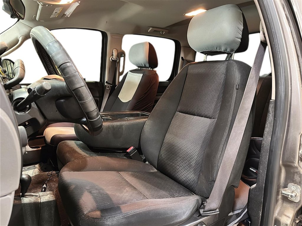 2012 Chevrolet Silverado 1500 LT Crew Cab Short Box 4WD 1SB in Brantford, Ontario - 8 - w1024h768px