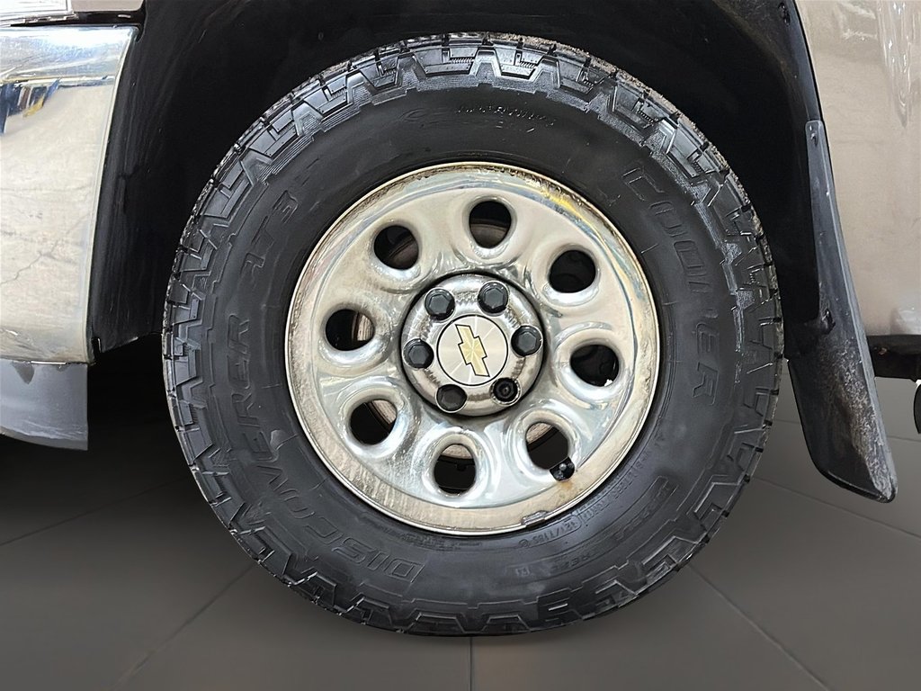 2012 Chevrolet Silverado 1500 LT Crew Cab Short Box 4WD 1SB in Brantford, Ontario - 7 - w1024h768px