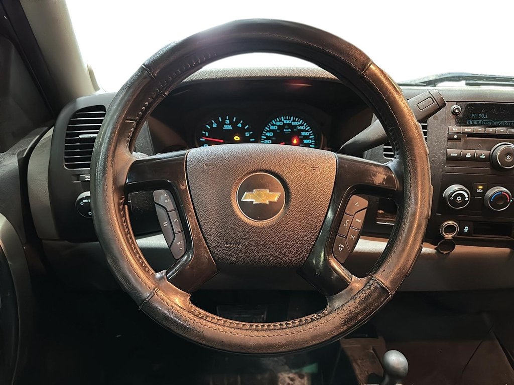 2012 Chevrolet Silverado 1500 LT Crew Cab Short Box 4WD 1SB in Brantford, Ontario - 10 - w1024h768px