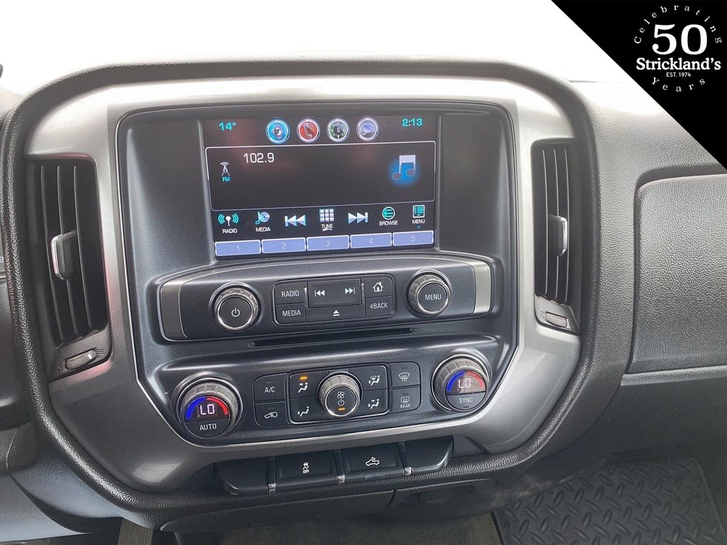 2017  Silverado 1500 Crew 4x4 LT / Standard Box in Brantford, Ontario - 9 - w1024h768px