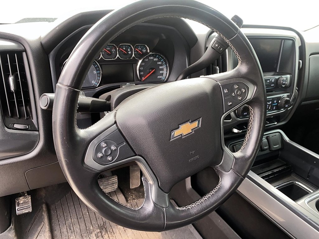 2017 Chevrolet Silverado 1500 Crew 4x4 LT / Short Box in Brantford, Ontario - 10 - w1024h768px