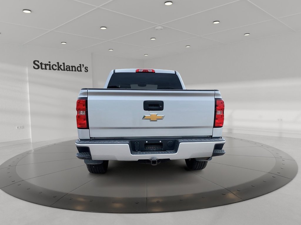 2017 Chevrolet Silverado 1500 Crew 4x4 LT / Short Box in Brantford, Ontario - 3 - w1024h768px