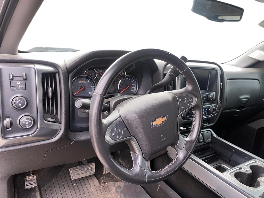 2017 Chevrolet Silverado 1500 Crew 4x4 LT / Short Box in Brantford, Ontario - 8 - w1024h768px