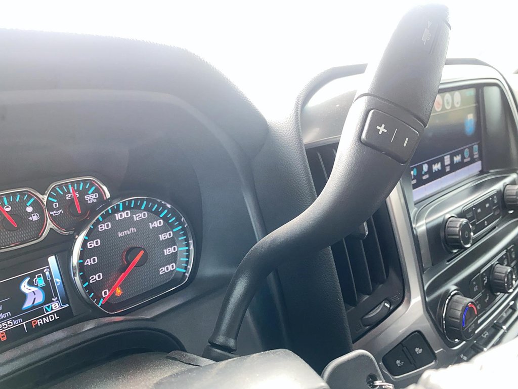 2017 Chevrolet Silverado 1500 Crew 4x4 LT / Short Box in Brantford, Ontario - 13 - w1024h768px