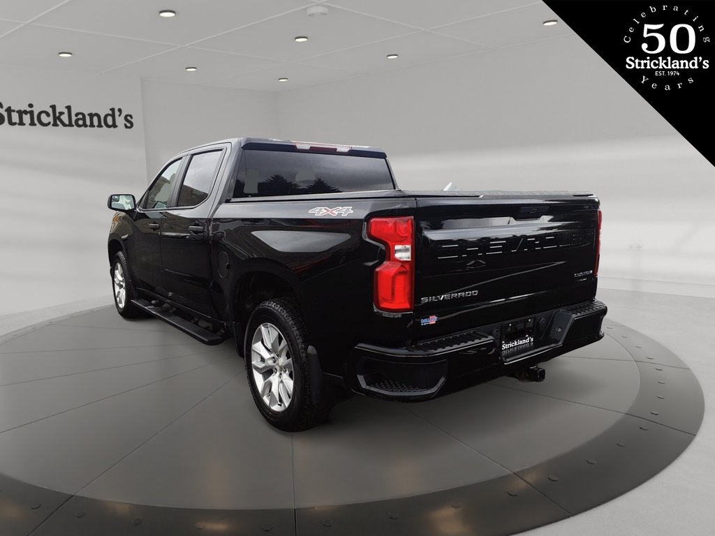 2020  Silverado 1500 Crew Cab 4x4 Custom / Short Box in Brantford, Ontario - 4 - w1024h768px