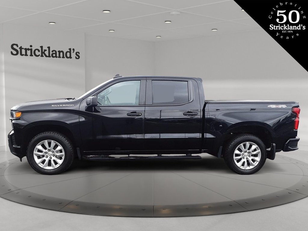 2020  Silverado 1500 Crew Cab 4x4 Custom / Short Box in Brantford, Ontario - 5 - w1024h768px