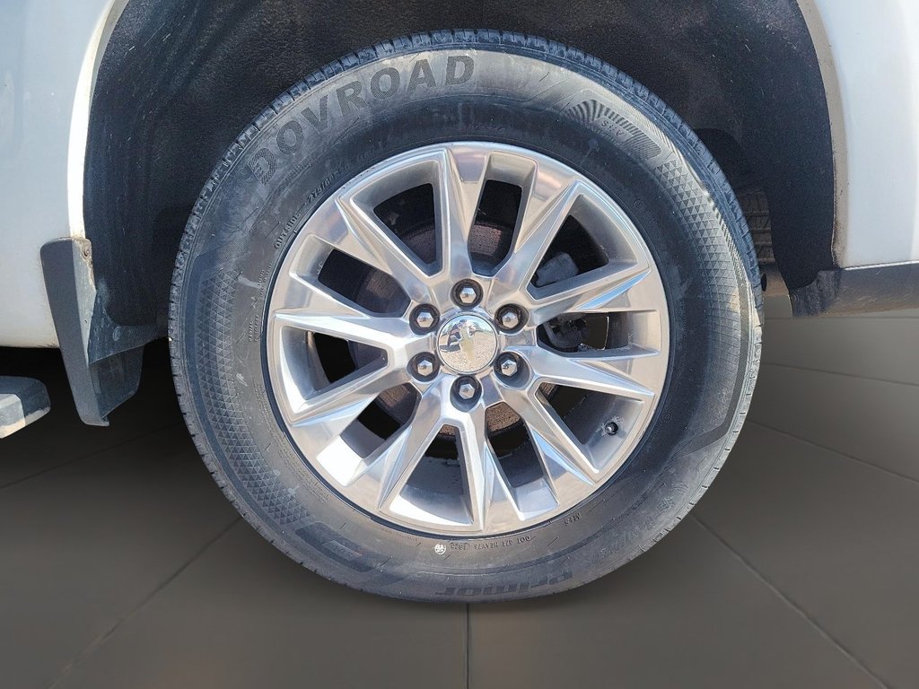 2020 Chevrolet Silverado 1500 Crew Cab 4x4 LTZ / Short Box in Brantford, Ontario - 6 - w1024h768px