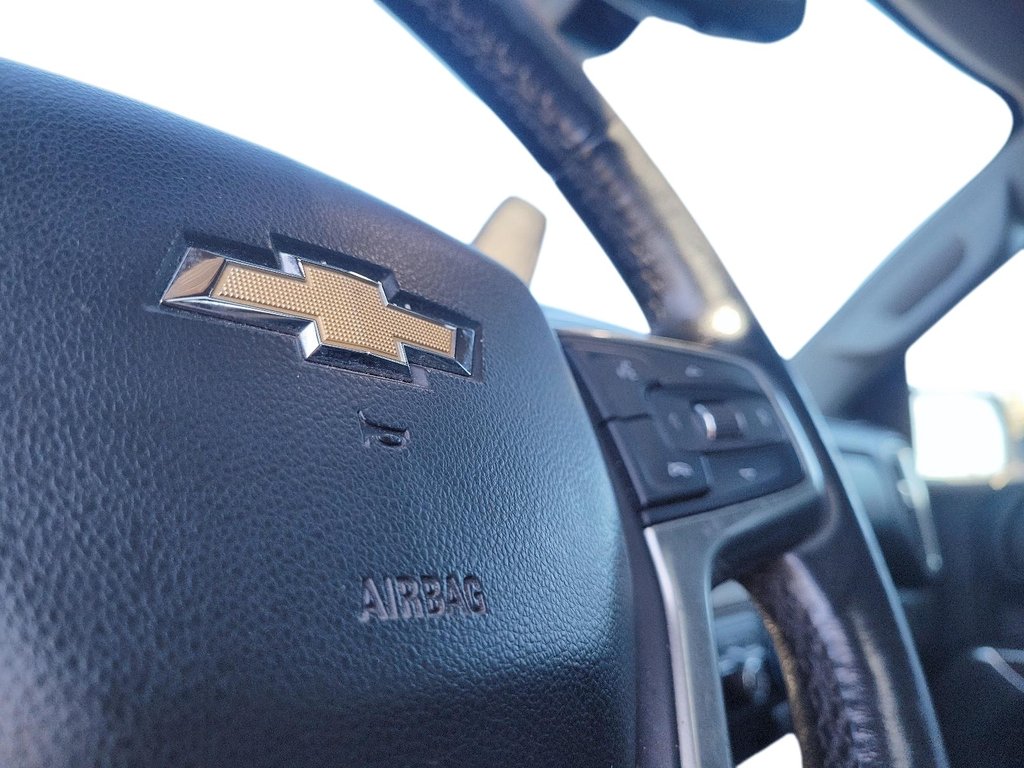 2020 Chevrolet Silverado 1500 Crew Cab 4x4 LTZ / Short Box in Brantford, Ontario - 17 - w1024h768px