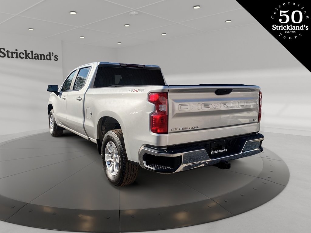 2021  Silverado 1500 Crew Cab 4x4 LT / Standard Box in Brantford, Ontario - 4 - w1024h768px