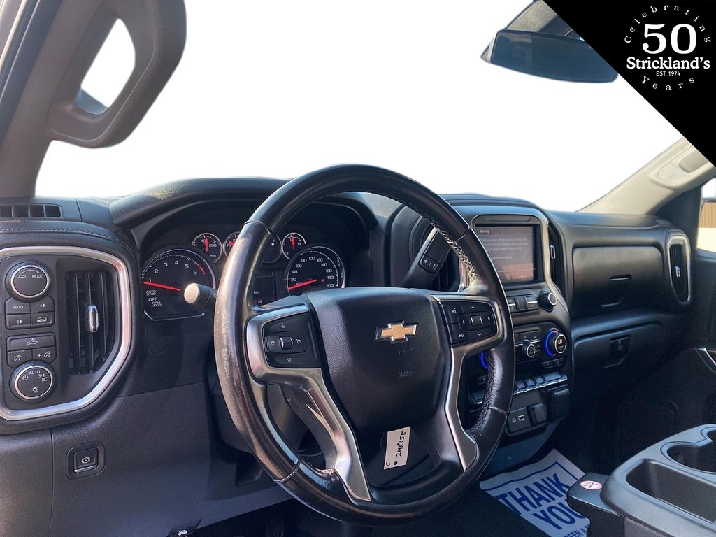 2021  Silverado 1500 Crew Cab 4x4 LT / Standard Box in Brantford, Ontario - 7 - w1024h768px