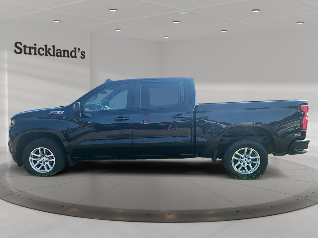 2021 Chevrolet Silverado 1500 Crew Cab 4x4 RST / Short Box in Stratford, Ontario - 5 - w1024h768px