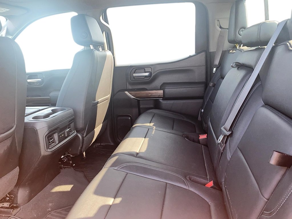 2021 Chevrolet Silverado 1500 Crew Cab 4x4 RST / Short Box in Stratford, Ontario - 23 - w1024h768px