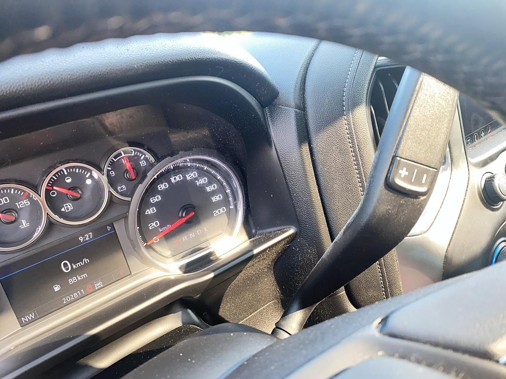 2021 Chevrolet Silverado 1500 Crew Cab 4x4 RST / Short Box in Stratford, Ontario - 14 - w1024h768px