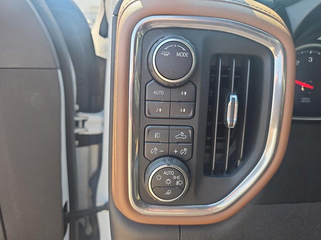 2021 Chevrolet Silverado 1500 Crew Cab 4x4 High Country / Short Box in Brantford, Ontario - 14 - w1024h768px