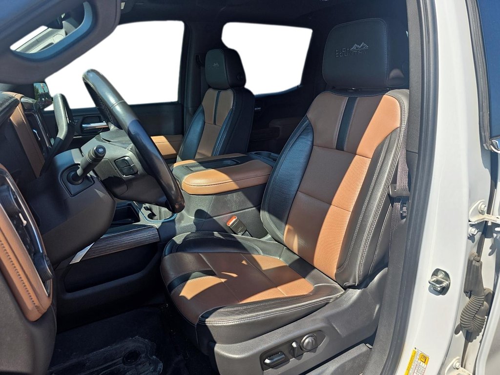 2021 Chevrolet Silverado 1500 Crew Cab 4x4 High Country / Short Box in Brantford, Ontario - 7 - w1024h768px