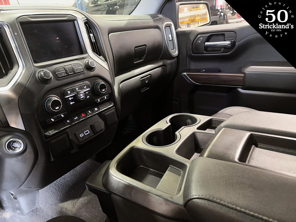 2022  Silverado 1500 Ltd Crew Cab 4x4 Custom Standard Box in Stratford, Ontario - 9 - w1024h768px