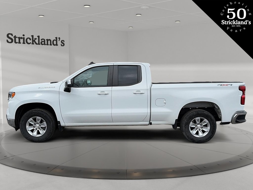 2022  Silverado 1500 Crew Cab 4x4 LT / Short Box in Brantford, Ontario - 5 - w1024h768px