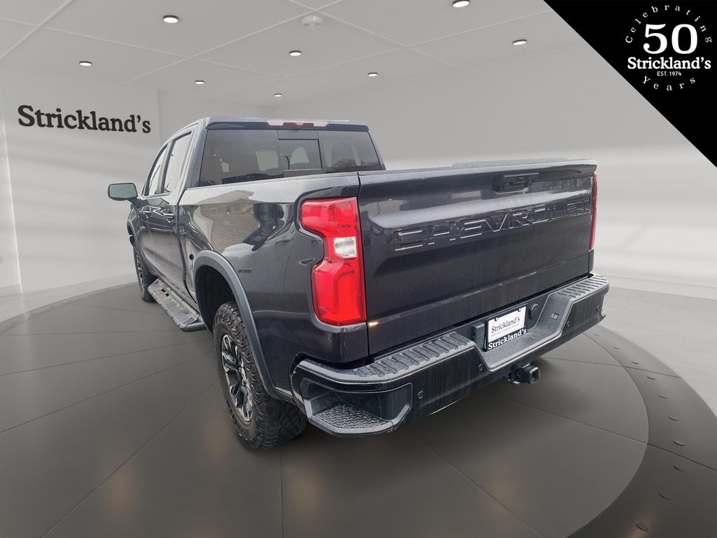 2022  Silverado 1500 Crew Cab 4x4 ZR2 / Short Box in Brantford, Ontario - 4 - w1024h768px