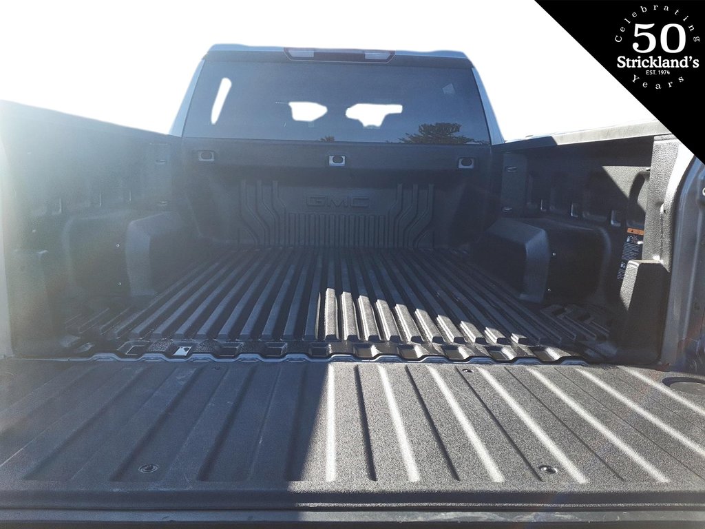 2023  Silverado 1500 Crew Cab 4x4 LT / Short Box in Brantford, Ontario - 15 - w1024h768px