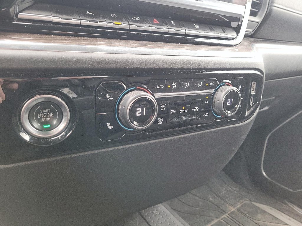2023 Chevrolet Silverado 1500 Crew Cab 4x4 LT / Short Box in Brantford, Ontario - 19 - w1024h768px