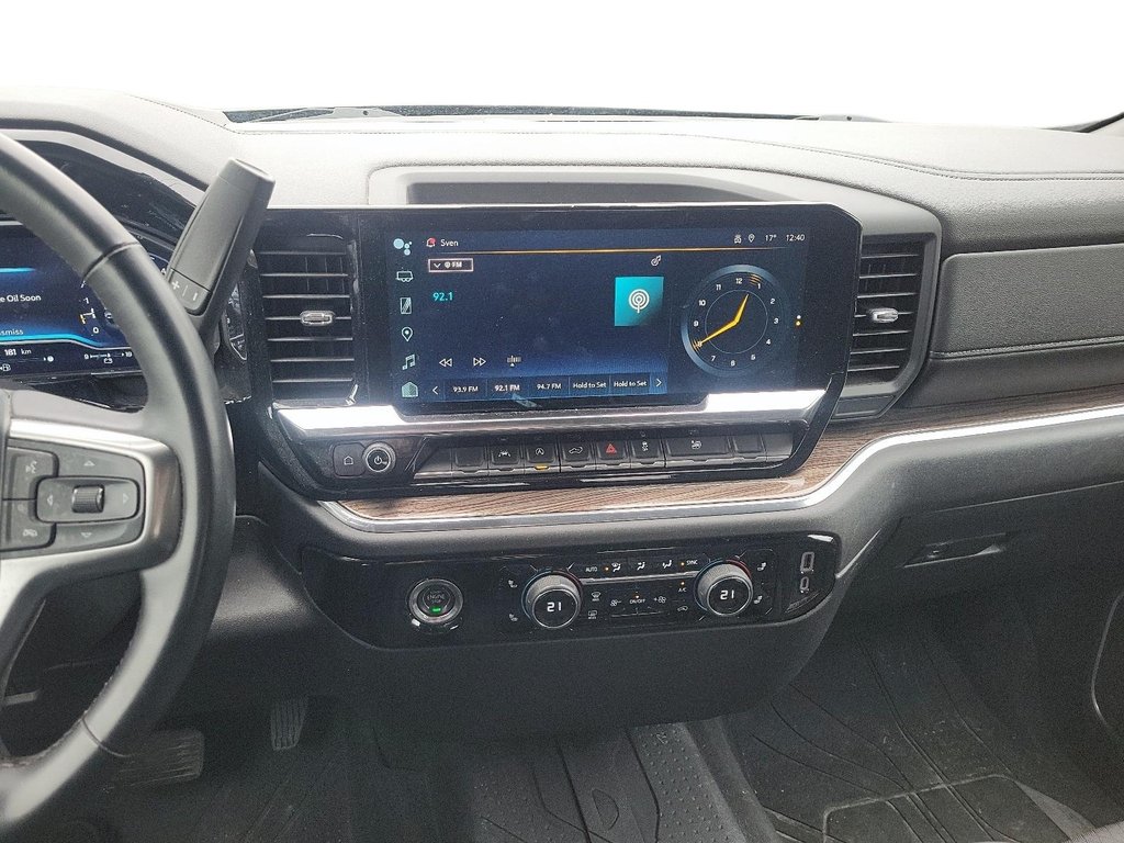 2023 Chevrolet Silverado 1500 Crew Cab 4x4 LT / Short Box in Brantford, Ontario - 13 - w1024h768px