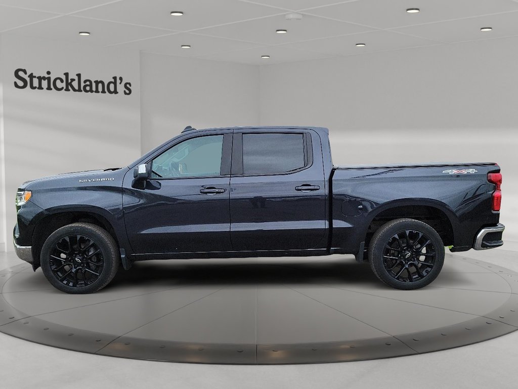 2023 Chevrolet Silverado 1500 Crew Cab 4x4 LT / Short Box in Brantford, Ontario - 5 - w1024h768px