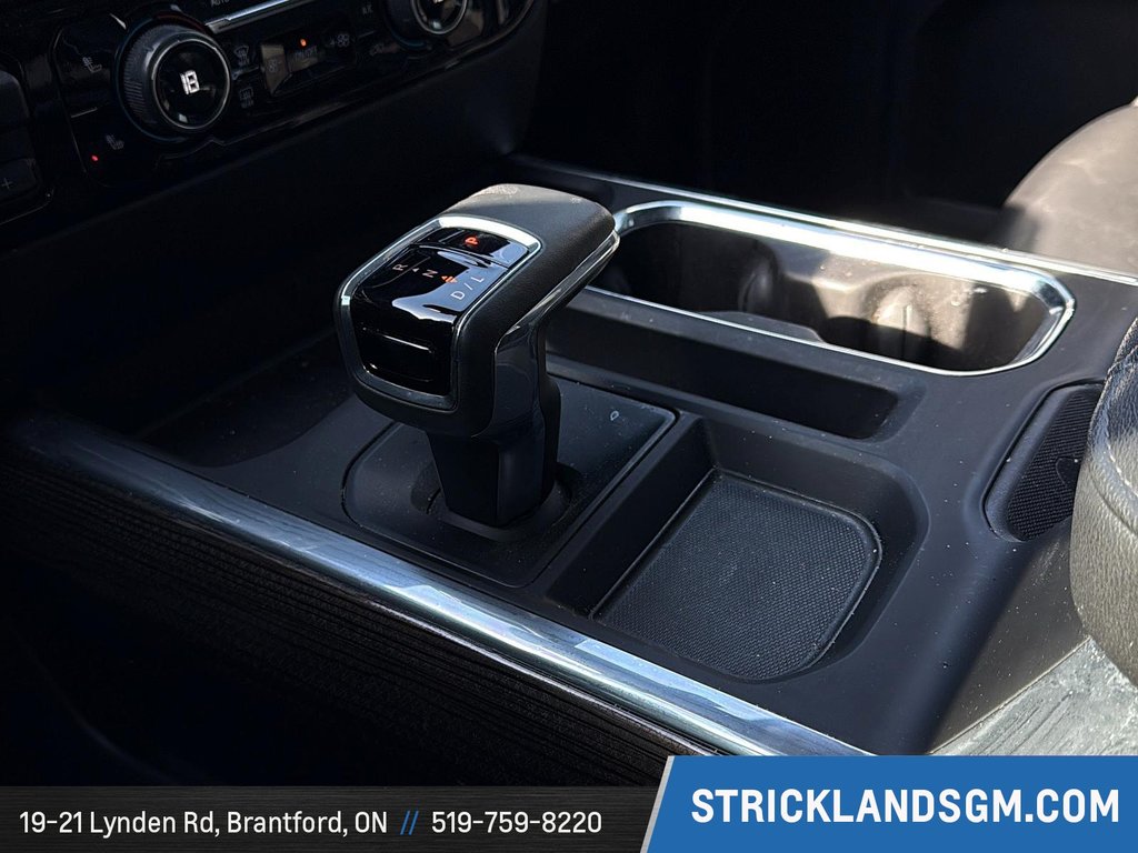2024 Chevrolet Silverado 1500 Crew Cab Short Box 4-Wheel Drive RST in Brantford, Ontario - 17 - w1024h768px