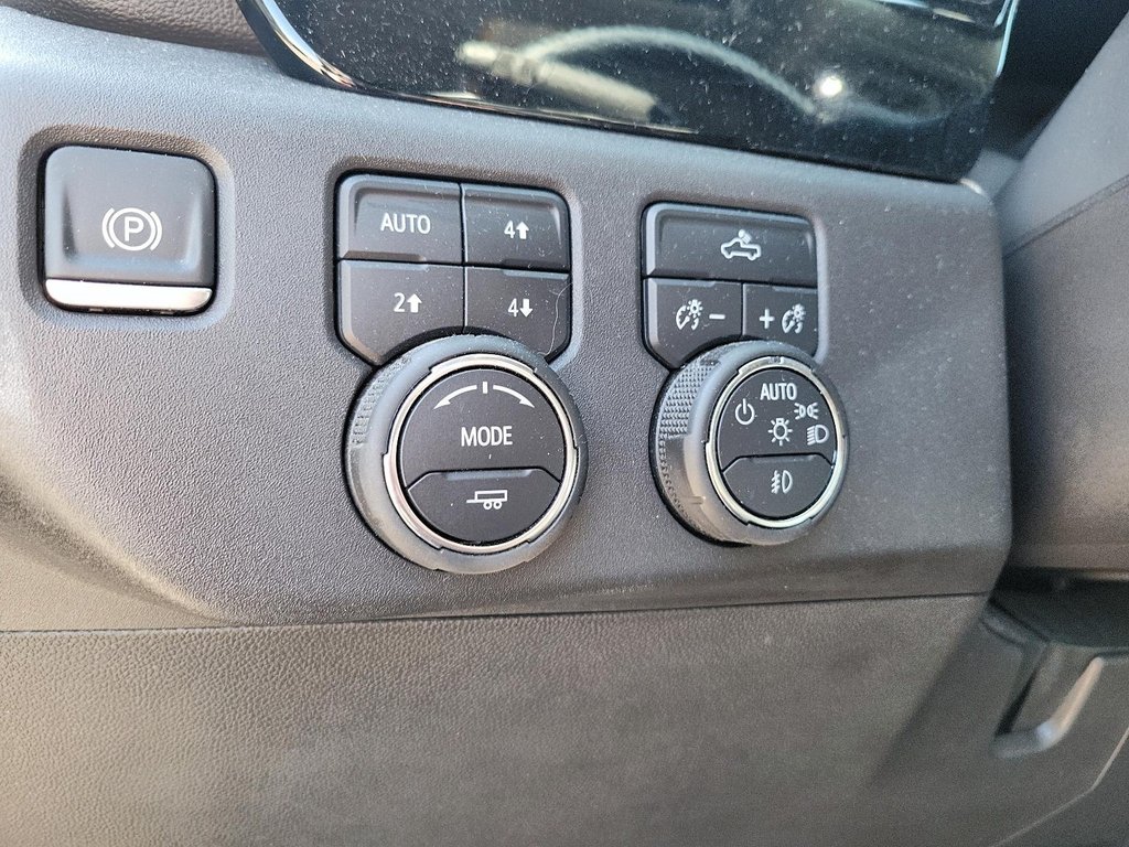 2024 Chevrolet Silverado 1500 Crew Cab Short Box 4-Wheel Drive LT Trail Boss in Brantford, Ontario - 15 - w1024h768px