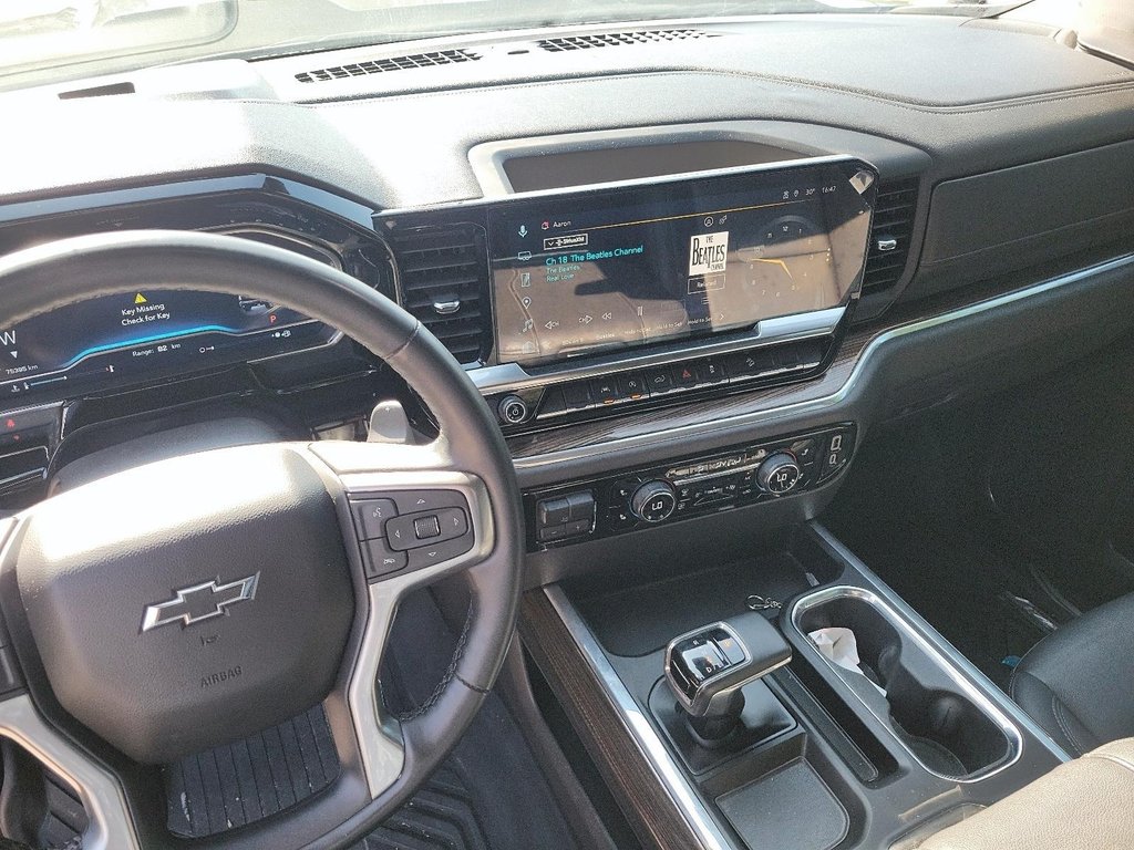 2024 Chevrolet Silverado 1500 Crew Cab Short Box 4-Wheel Drive LT Trail Boss in Brantford, Ontario - 13 - w1024h768px