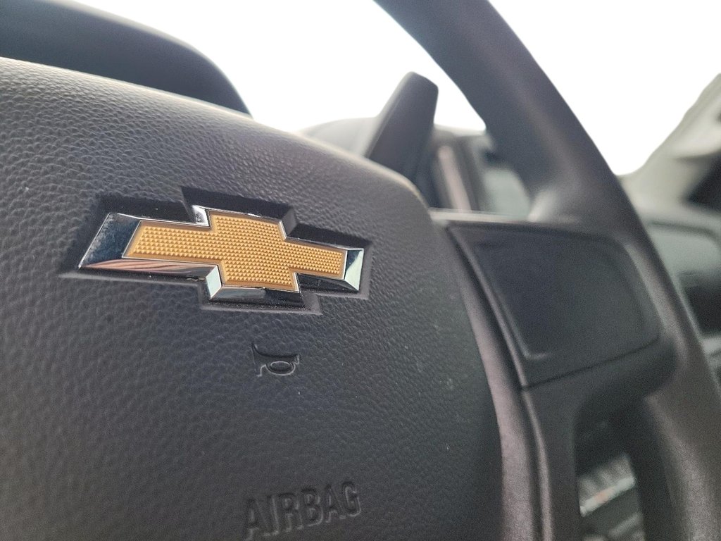 2025 Chevrolet Silverado 1500 Crew Cab Standard Box 4-Wheel Drive Custom in Brantford, Ontario - 18 - w1024h768px