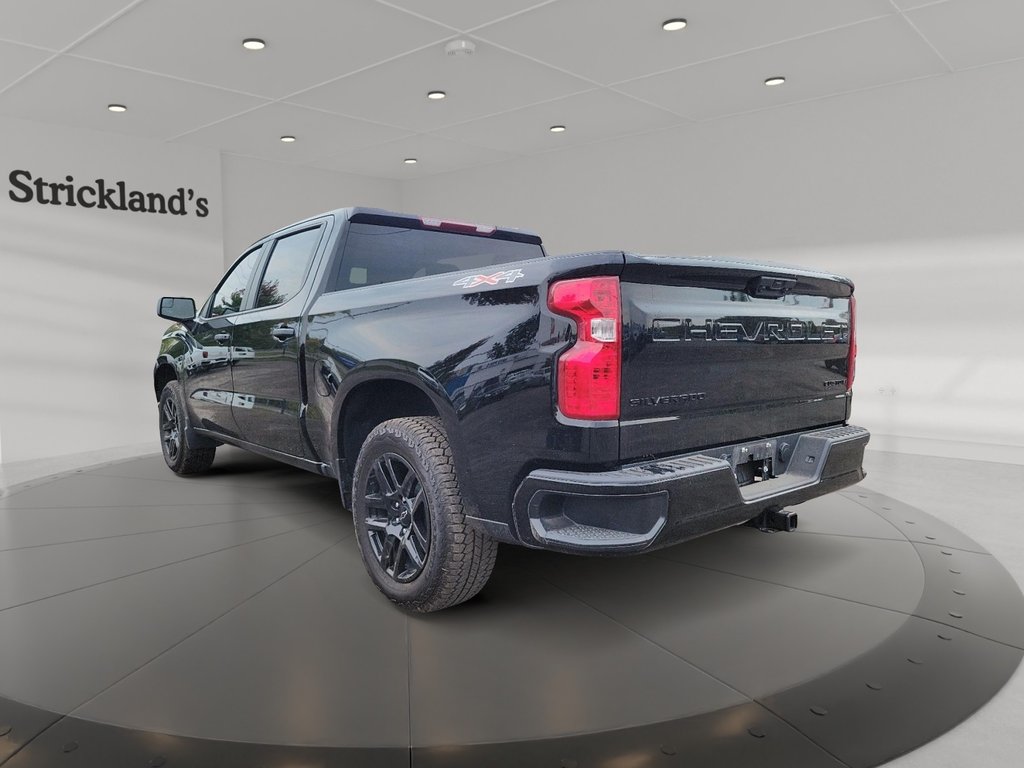 2025 Chevrolet Silverado 1500 Crew Cab Standard Box 4-Wheel Drive Custom in Brantford, Ontario - 4 - w1024h768px