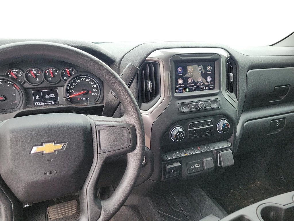 2025 Chevrolet Silverado 1500 Crew Cab Standard Box 4-Wheel Drive Custom in Brantford, Ontario - 12 - w1024h768px